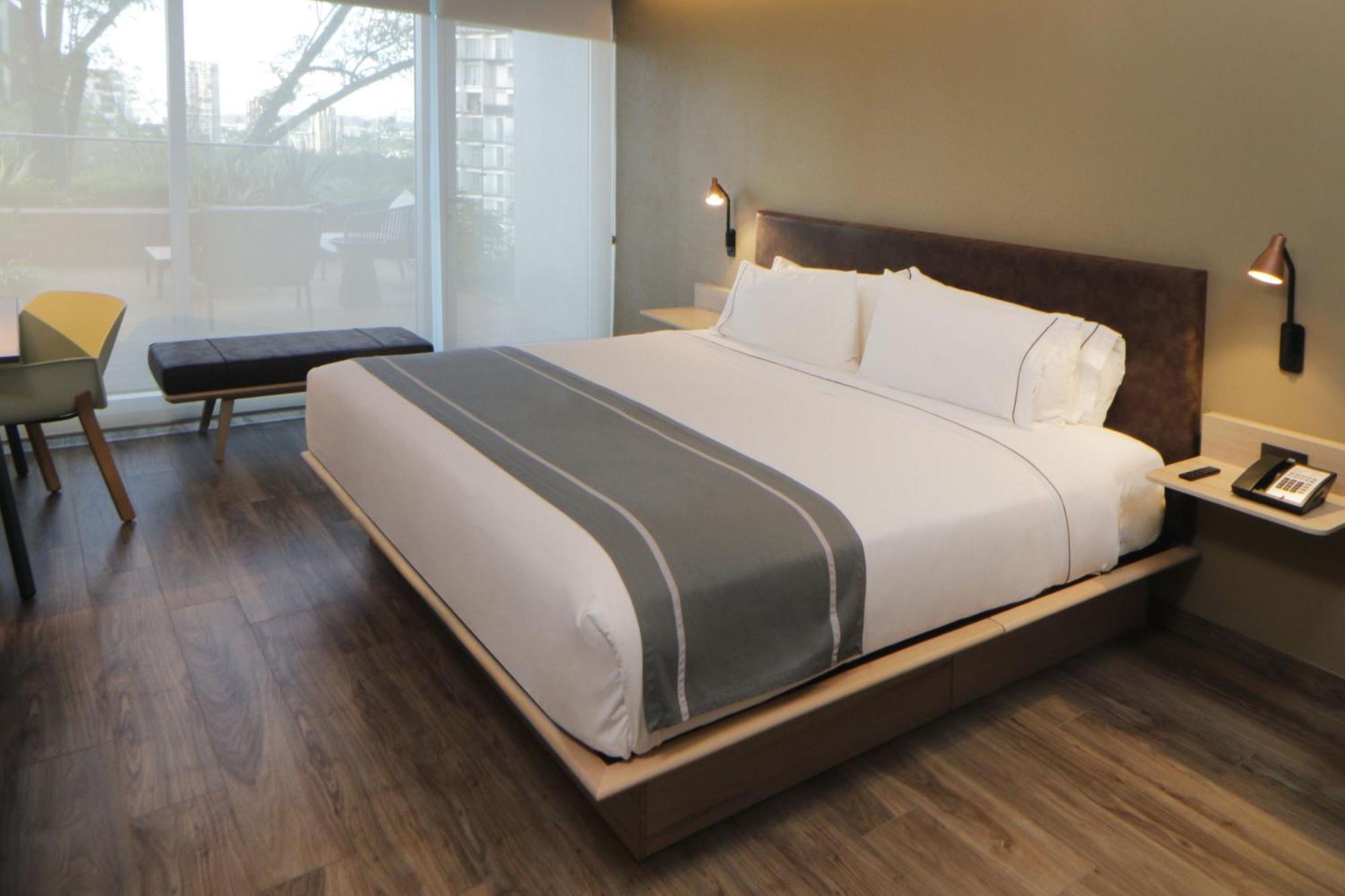 City Express Plus By Marriott Guadalajara Providencia Exterior photo