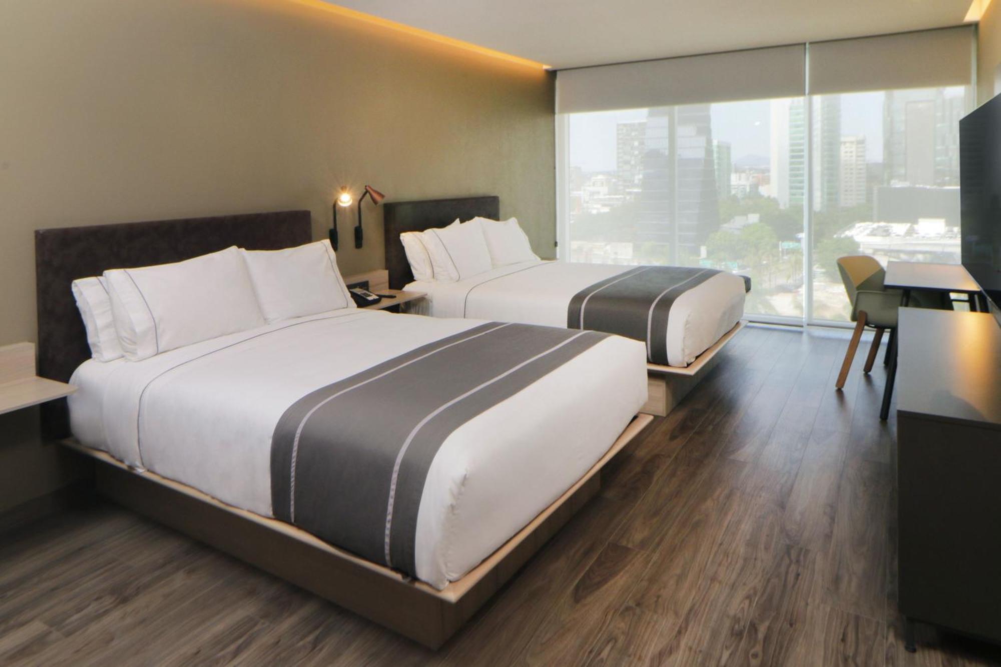 City Express Plus By Marriott Guadalajara Providencia Exterior photo