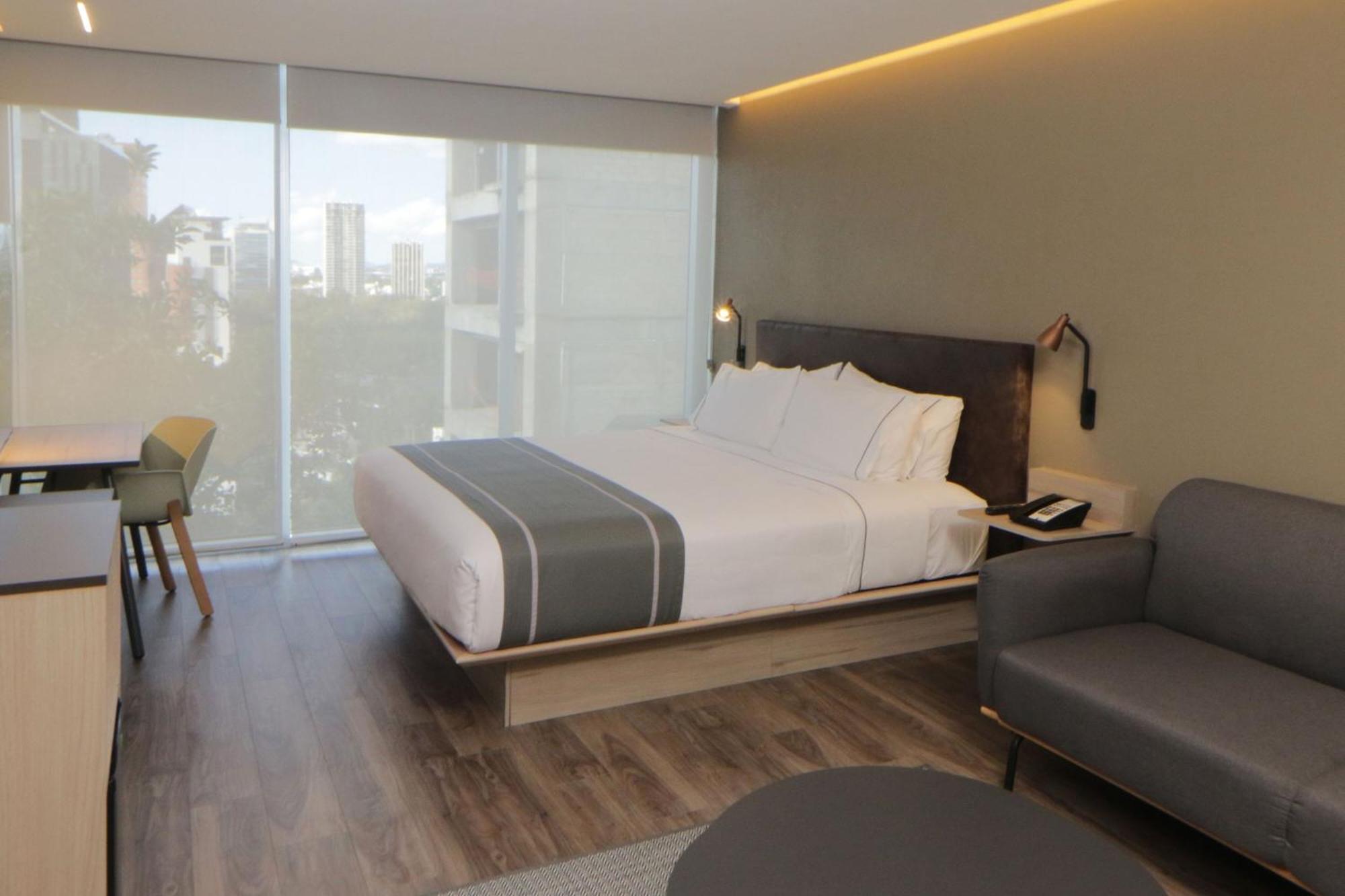 City Express Plus By Marriott Guadalajara Providencia Exterior photo