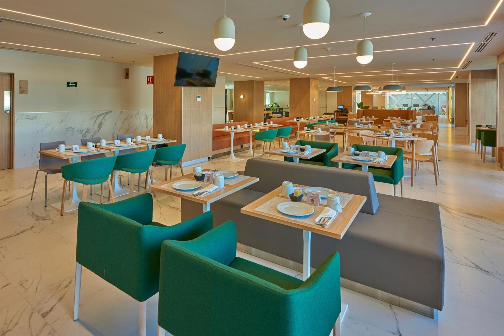 City Express Plus By Marriott Guadalajara Providencia Exterior photo