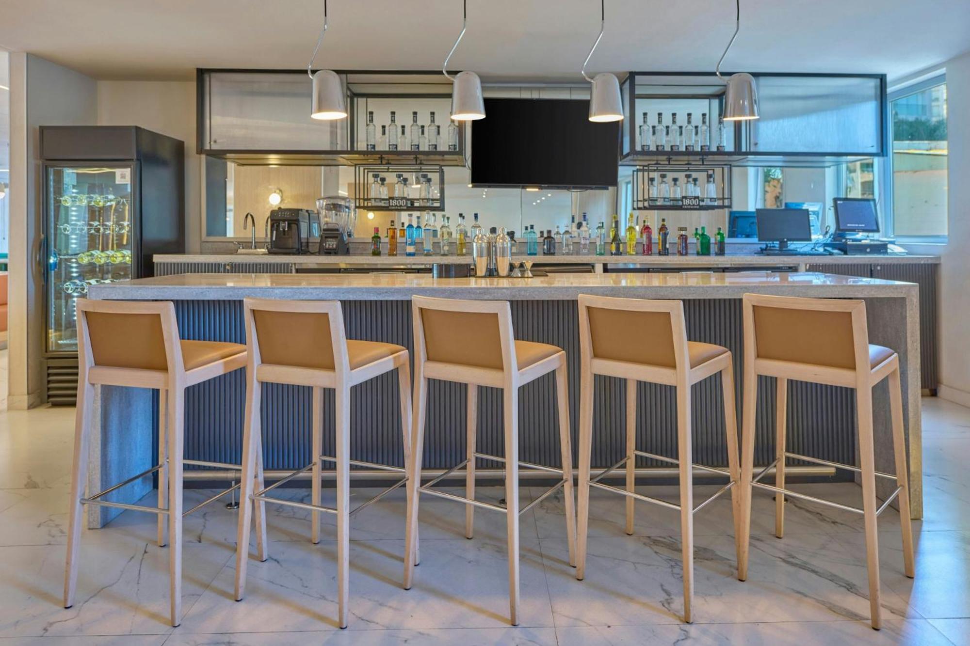 City Express Plus By Marriott Guadalajara Providencia Exterior photo