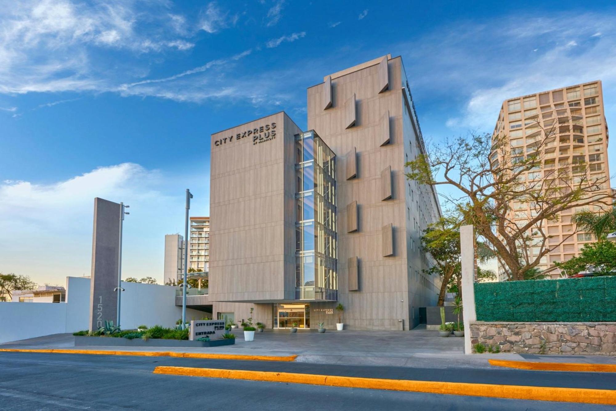 City Express Plus By Marriott Guadalajara Providencia Exterior photo