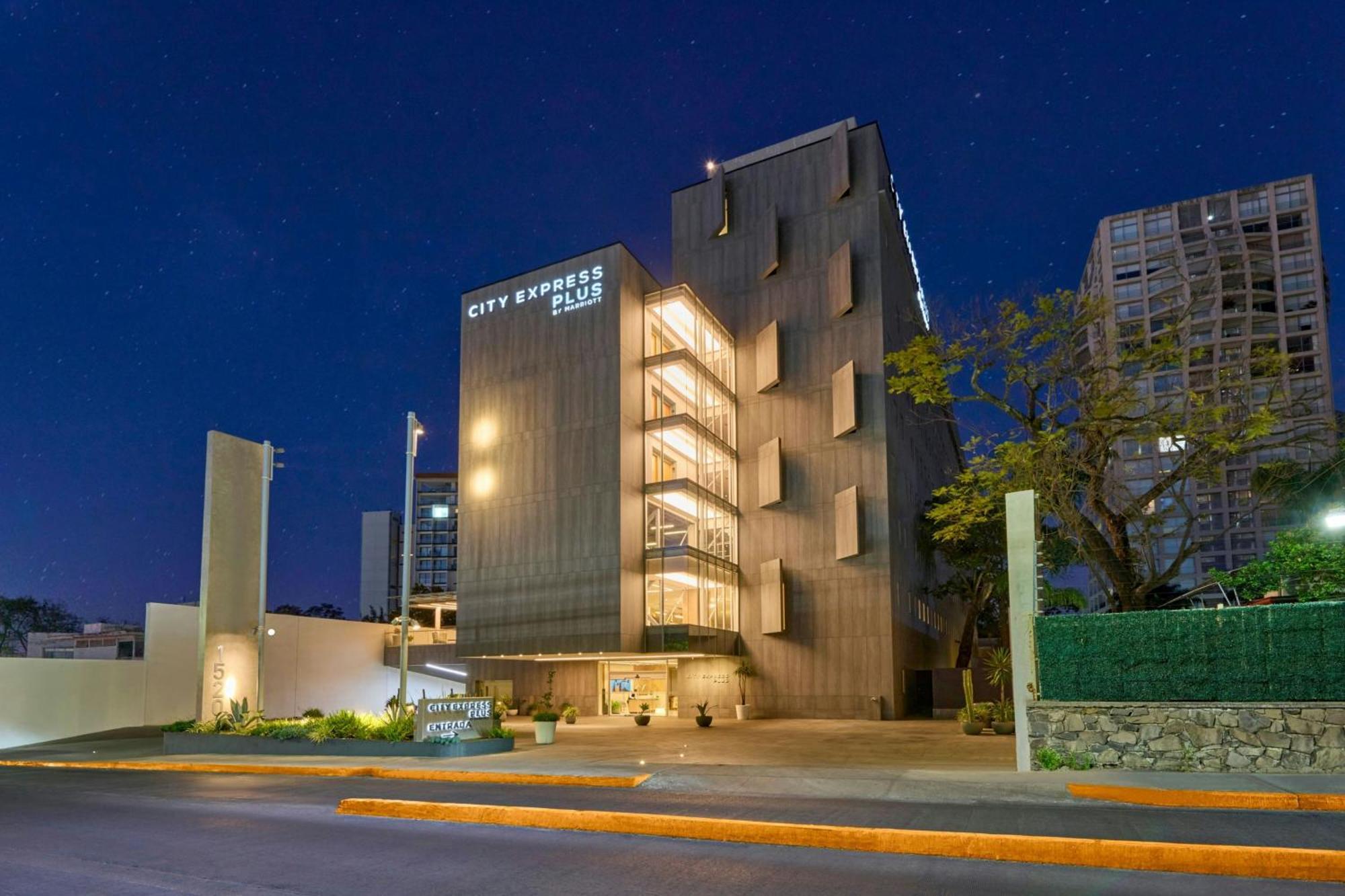 City Express Plus By Marriott Guadalajara Providencia Exterior photo
